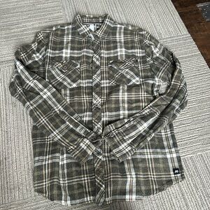 MENS Green Flannel. Good condition. AG sustainable brand size Medium